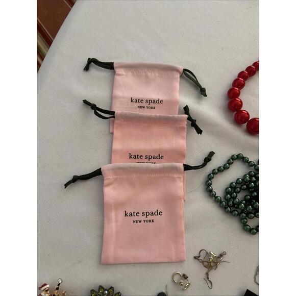 Mixed Lot Of Variety Jewelry. Necklaces, Pins, Earrings. All Earrings Have Pairs - Picture 2 of 15